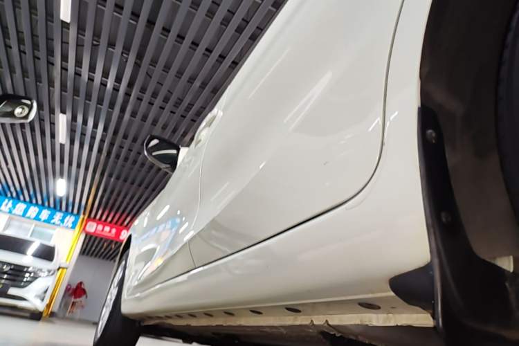 Used Nissan Tiida 2016 1.6L CVT Cool Dynamic Edition Left Side Sill