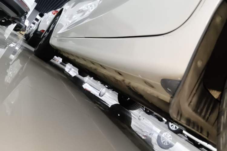 Used Nissan Tiida 2016 1.6L CVT Smart Drive Edition Left Side Sill