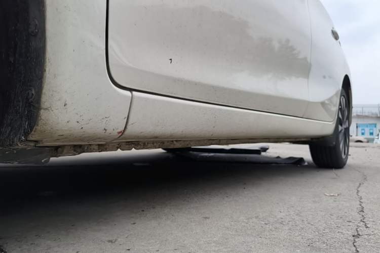 Used Nissan Tiida 2016 1.6L CVT ZhiZun Edition Left Side Sill