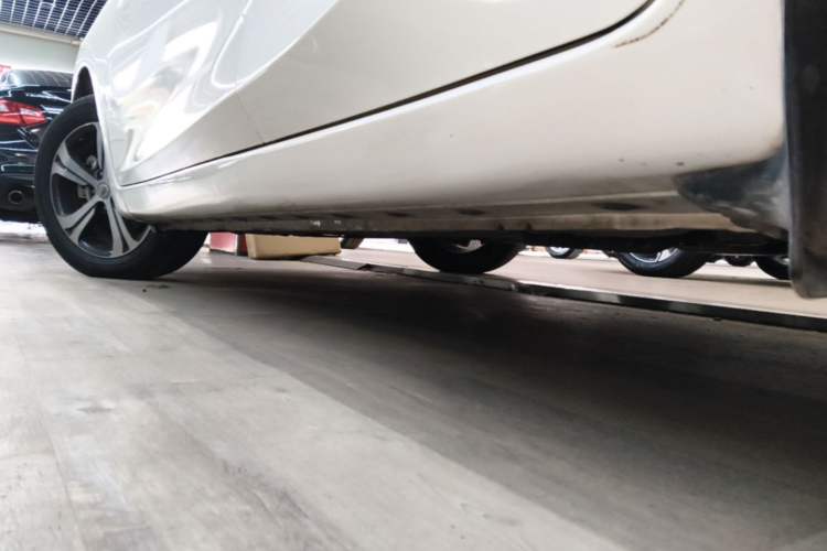 Used Nissan Tiida 2016 1.6L CVT Smart Drive Edition Left Side Sill