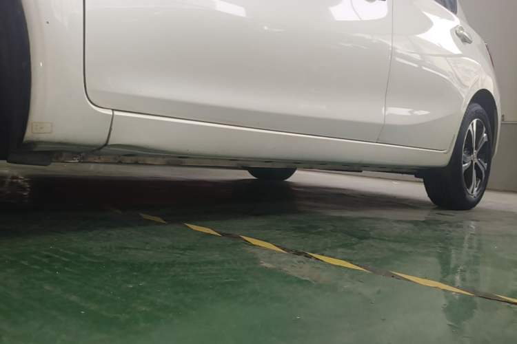 Used Nissan Tiida 2016 1.6L CVT Smart Drive Edition Left Side Sill