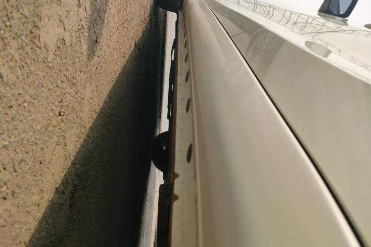 Used Nissan Tiida 2016 1.6L CVT Smart Drive Edition Left Side Sill