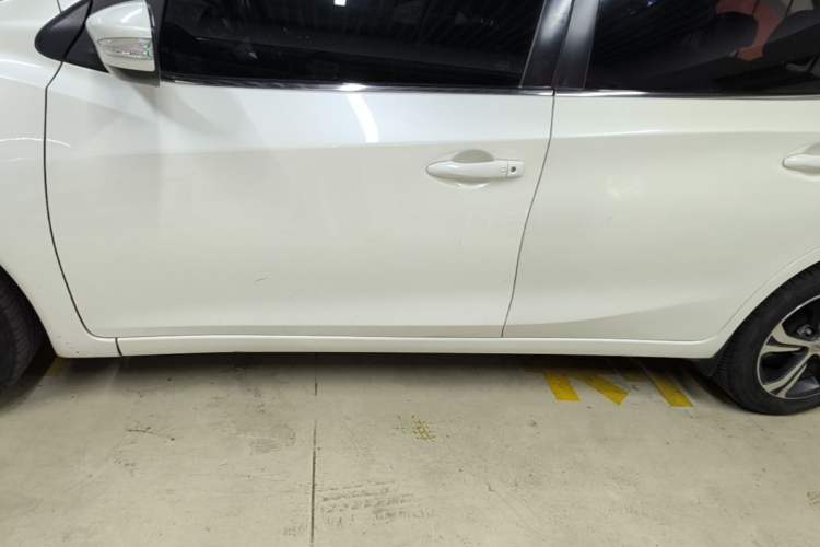 Used Nissan Tiida 2016 1.6L CVT Smart Drive Edition Left Side Sill