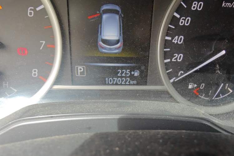 Used Nissan Tiida 2016 1.6L CVT Smart Drive Edition Odometer Close Up