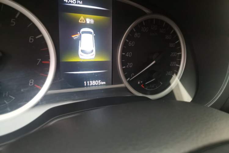 Used Nissan Tiida 2016 1.6L CVT Smart Drive Edition Odometer Close Up