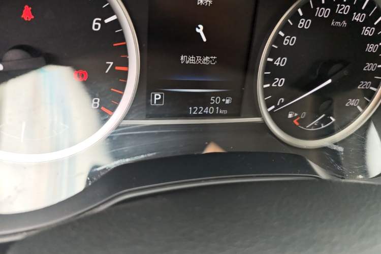 Used Nissan Tiida 2016 1.6L CVT Smart Drive Edition Odometer Close Up