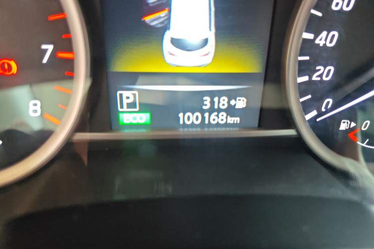 Used Nissan Tiida 2016 1.6L CVT Smart Drive Edition Odometer Close Up