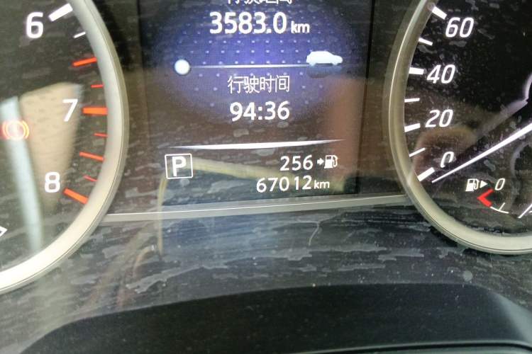 Used Nissan Tiida 2016 1.6L CVT Smart Drive Edition Odometer Close Up
