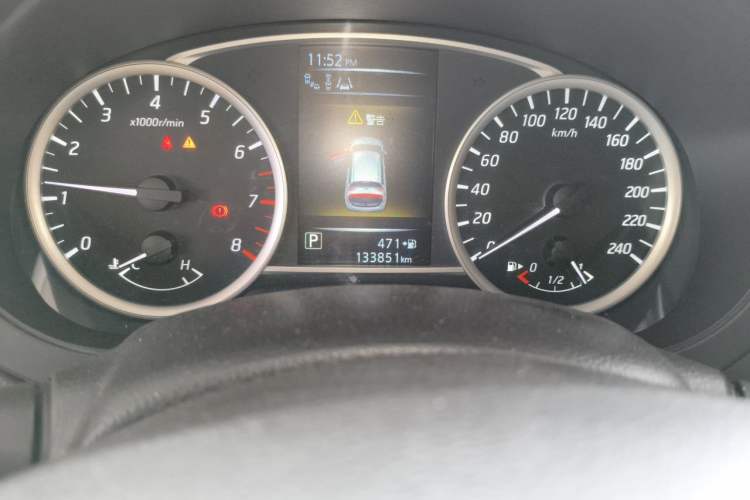 Used Nissan Tiida 2016 1.6L CVT Smart Drive Edition Odometer Close Up
