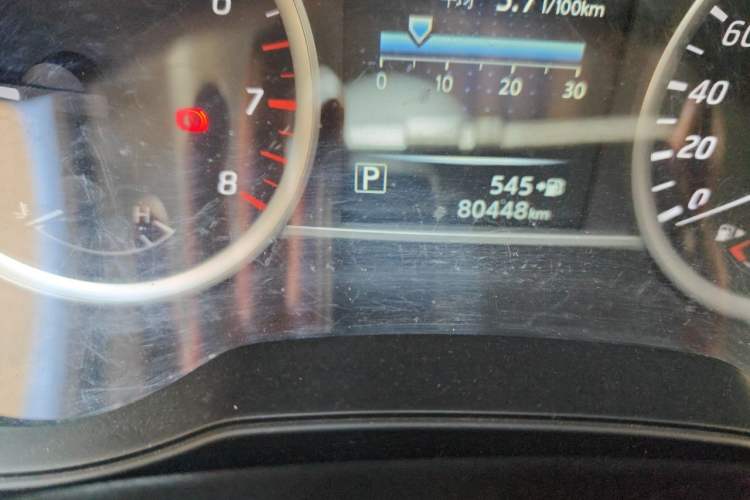 Used Nissan Tiida 2016 1.6L CVT Smart Drive Edition Odometer Close Up