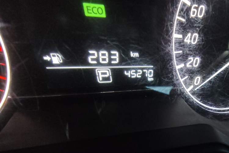 Used Nissan Tiida 2016 1.6L CVT Cool Dynamic Edition Odometer Close Up