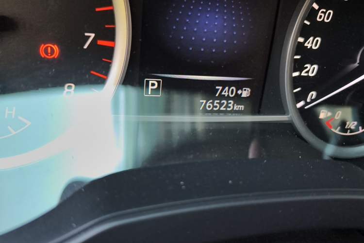 Used Nissan Tiida 2016 1.6L CVT Smart Drive Edition Odometer Close Up