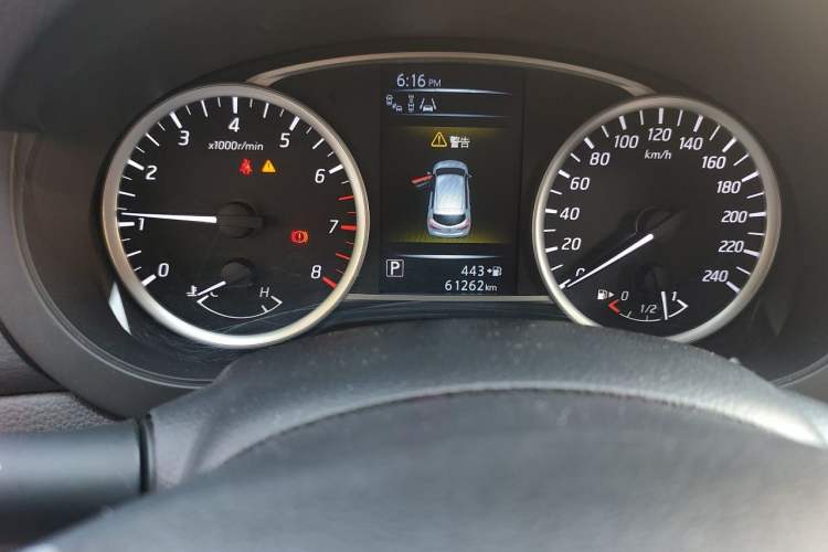 Used Nissan Tiida 2016 1.6L CVT Smart Drive Edition Odometer Close Up