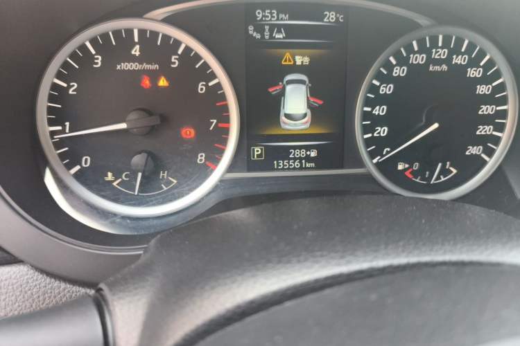 Used Nissan Tiida 2016 1.6L CVT ZhiZun Edition Odometer Close Up