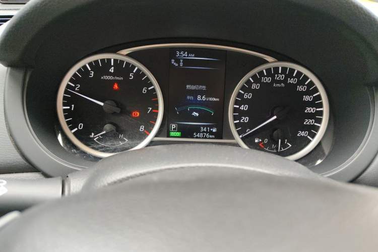 Used Nissan Tiida 2016 1.6L CVT Smart Drive Edition Odometer Close Up