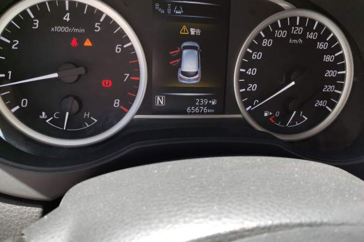Used Nissan Tiida 2016 1.6L CVT Smart Drive Edition Odometer Close Up
