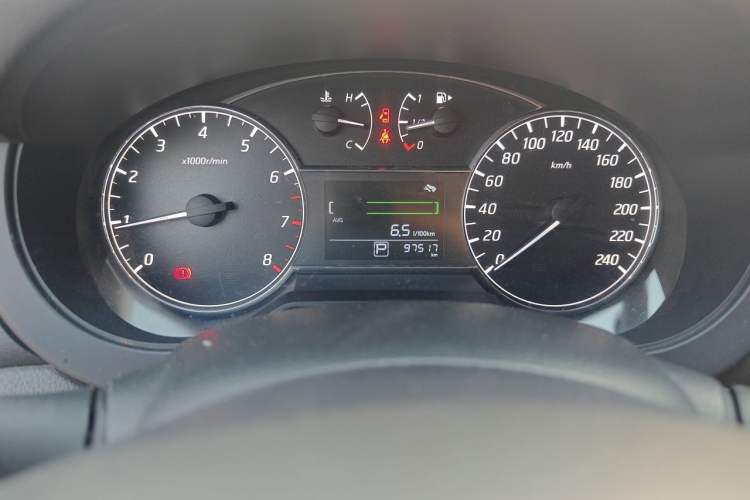 Used Nissan Tiida 2016 1.6L CVT Cool Dynamic Edition Odometer Close Up