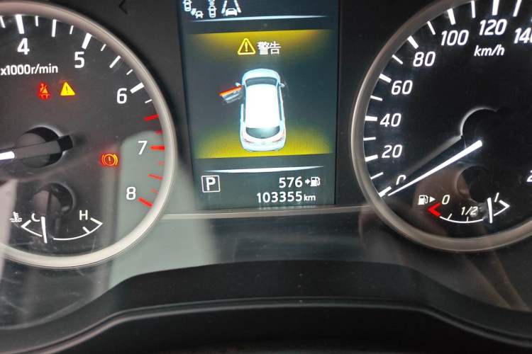 Used Nissan Tiida 2016 1.6L CVT Smart Drive Edition Odometer Close Up