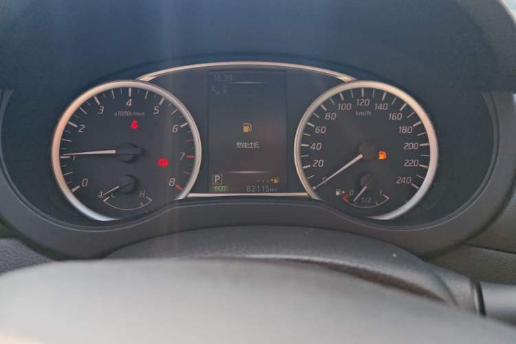 Used Nissan Tiida 2016 1.6L CVT Smart Drive Edition Odometer Close Up