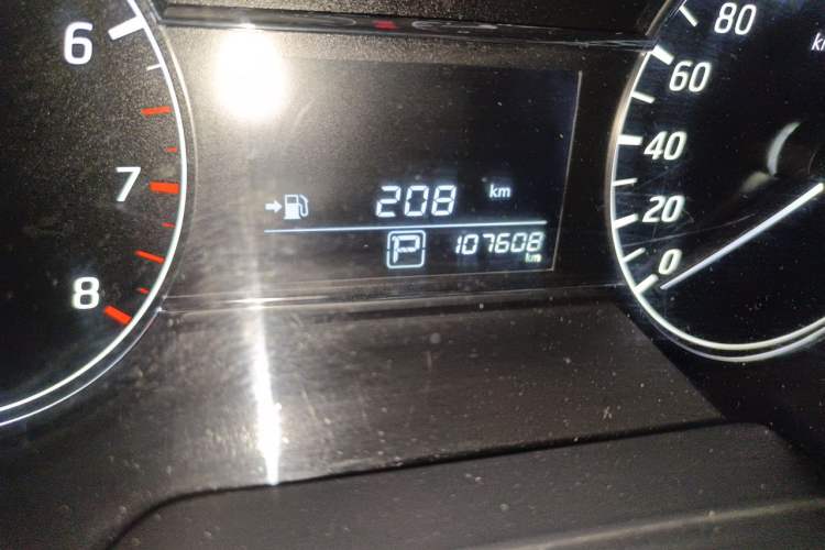 Used Nissan Tiida 2016 1.6L CVT Joyride Edition Odometer Close Up