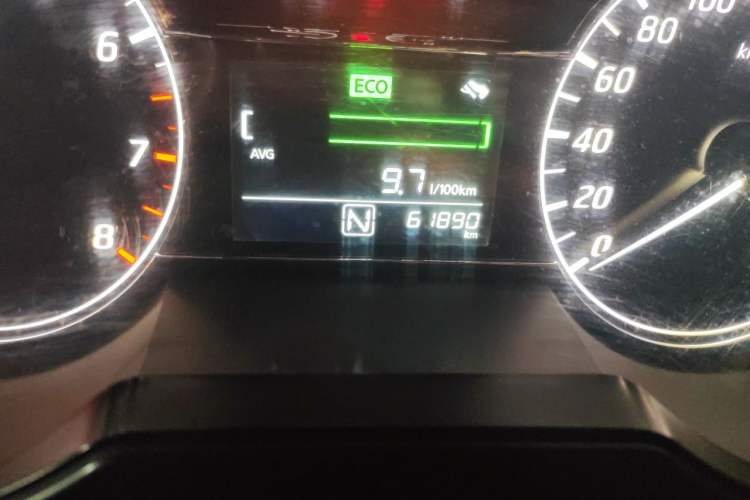 Used Nissan Tiida 2016 1.6L CVT Cool Dynamic Edition Odometer Close Up