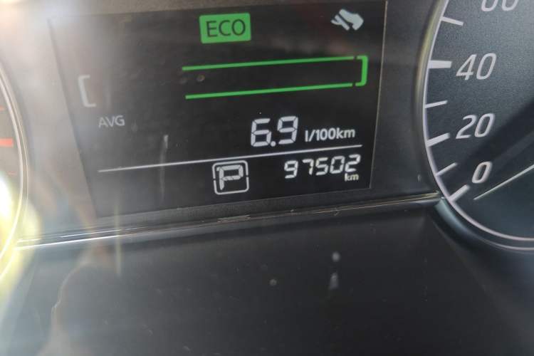 Used Nissan Tiida 2016 1.6L CVT Cool Dynamic Edition Odometer Close Up