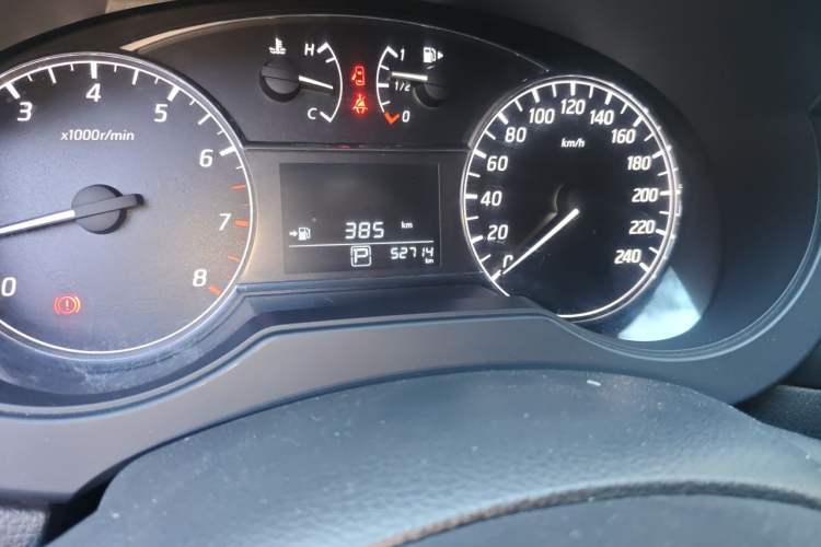 Used Nissan Tiida 2016 1.6L CVT Cool Dynamic Edition Odometer Close Up