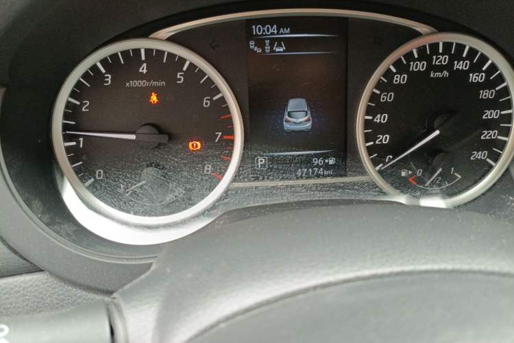 Used Nissan Tiida 2016 1.6L CVT Smart Drive Edition Odometer Close Up