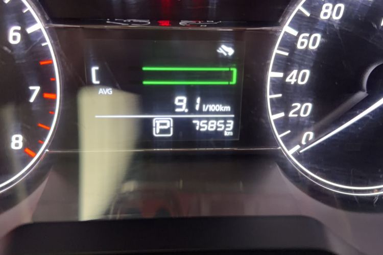 Used Nissan Tiida 2016 1.6L CVT Cool Dynamic Edition Odometer Close Up