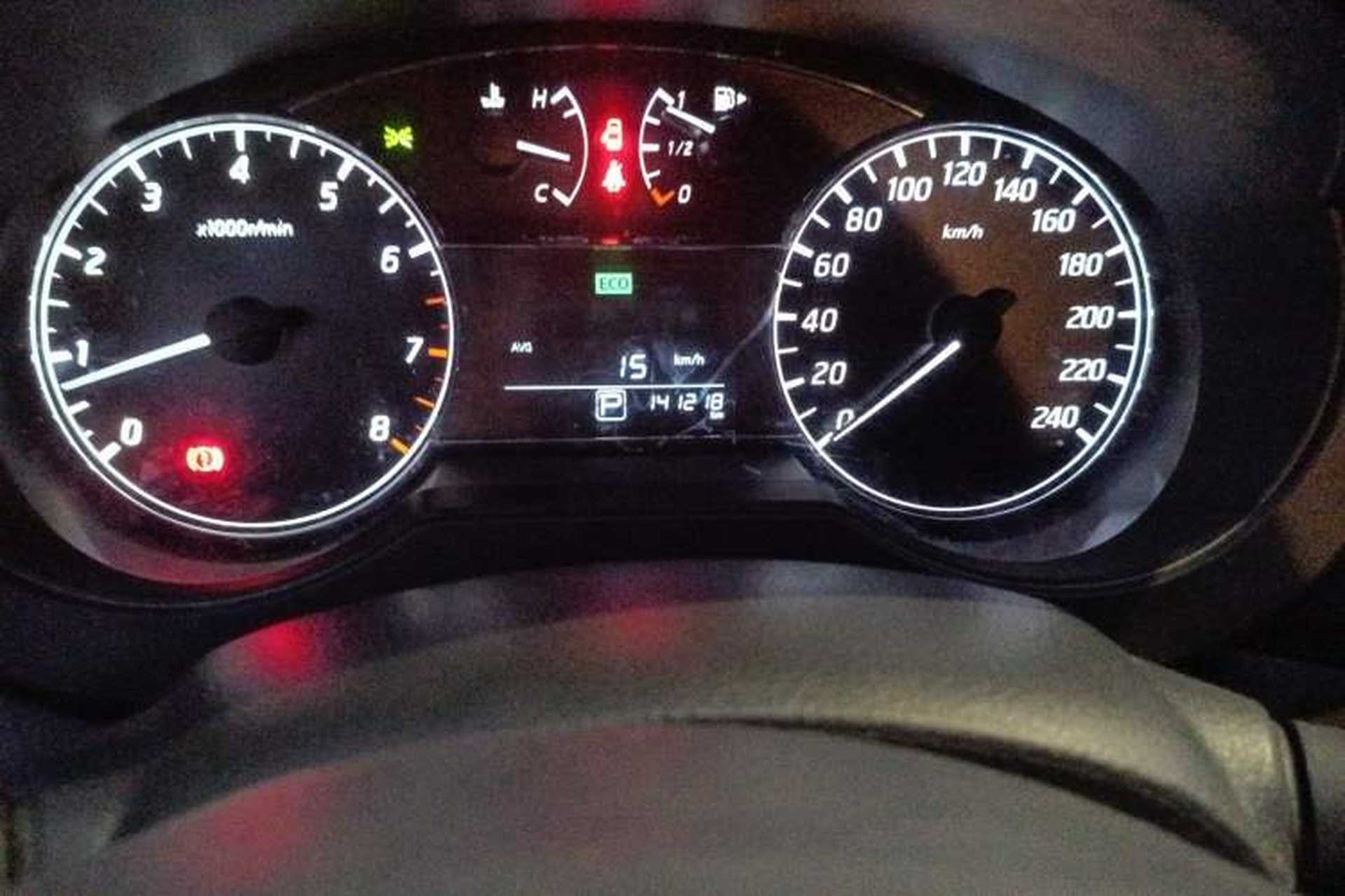 Used Nissan Tiida 2016 1.6L CVT Cool Dynamic Edition Odometer Close Up