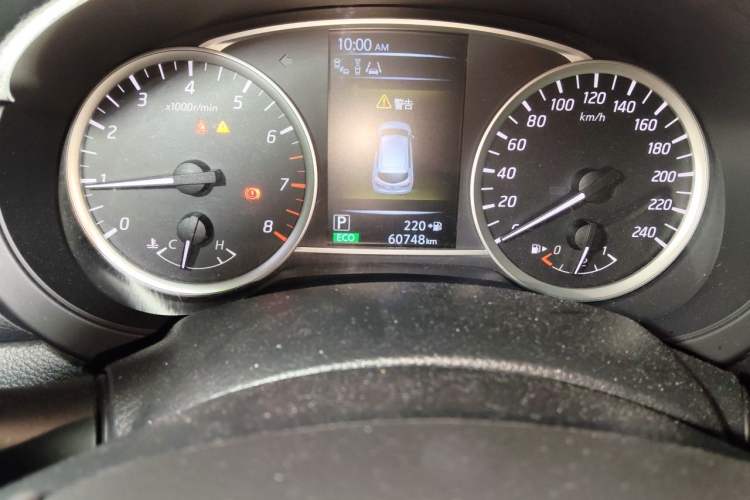 Used Nissan Tiida 2016 1.6L CVT Smart Drive Edition Odometer Close Up