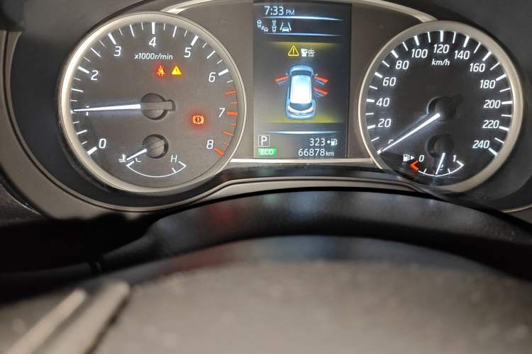 Used Nissan Tiida 2016 1.6L CVT Smart Drive Edition Odometer Close Up