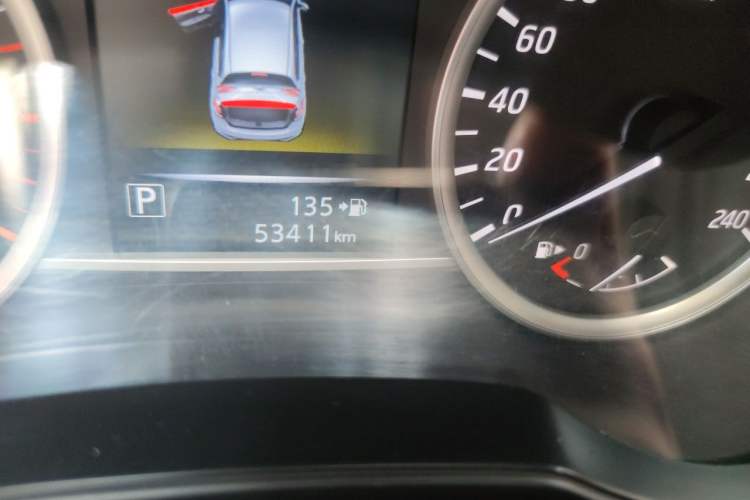 Used Nissan Tiida 2016 1.6L CVT Smart Drive Edition Odometer Close Up