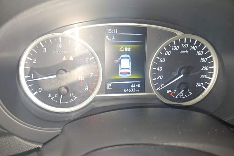 Used Nissan Tiida 2016 1.6L CVT Smart Drive Edition Odometer Close Up