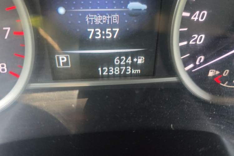 Used Nissan Tiida 2016 1.6L CVT Smart Drive Edition Odometer Close Up