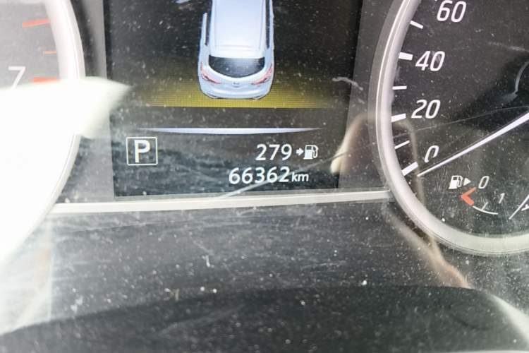 Used Nissan Tiida 2016 1.6L CVT Smart Drive Edition Odometer Close Up