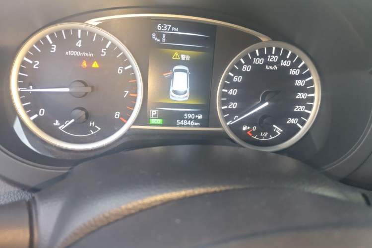 Used Nissan Tiida 2016 1.6L CVT Smart Drive Edition Odometer Close Up
