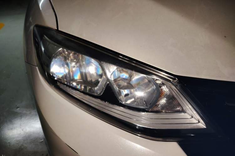 Used Nissan Tiida 2016 1.6L CVT Smart Drive Edition Right Front Headlight