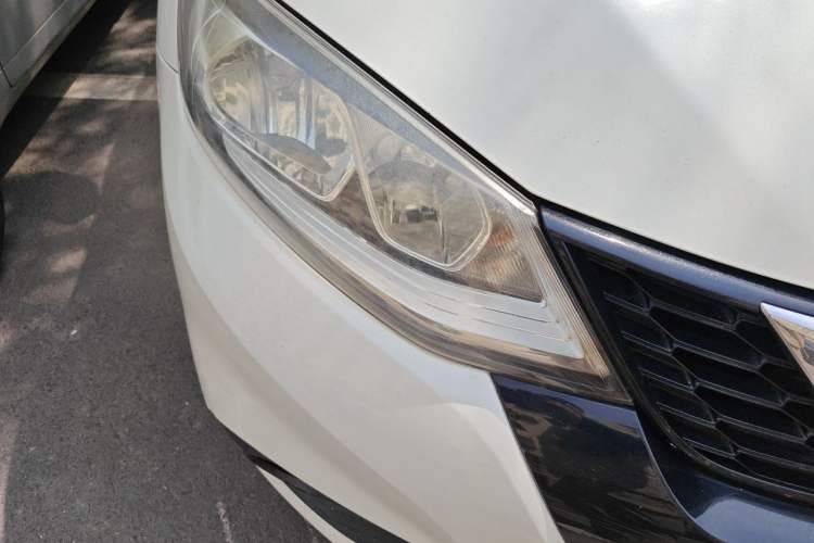 Used Nissan Tiida 2016 1.6L CVT Cool Dynamic Edition Right Front Headlight