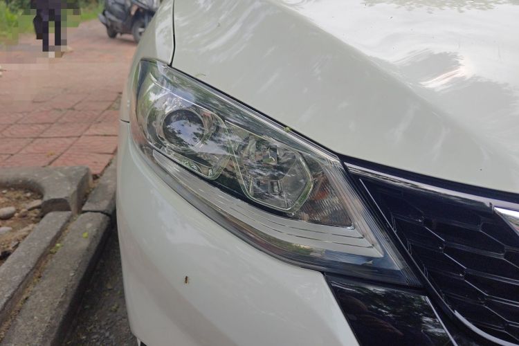 Used Nissan Tiida 2016 1.6L CVT Smart Drive Edition Right Front Headlight