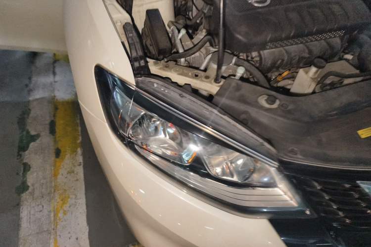 Used Nissan Tiida 2016 1.6L CVT Smart Drive Edition Right Front Headlight