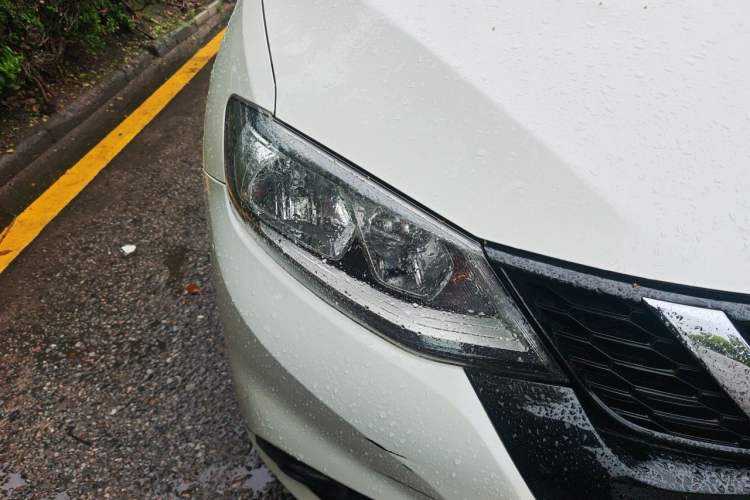 Used Nissan Tiida 2016 1.6L CVT Smart Drive Edition Right Front Headlight