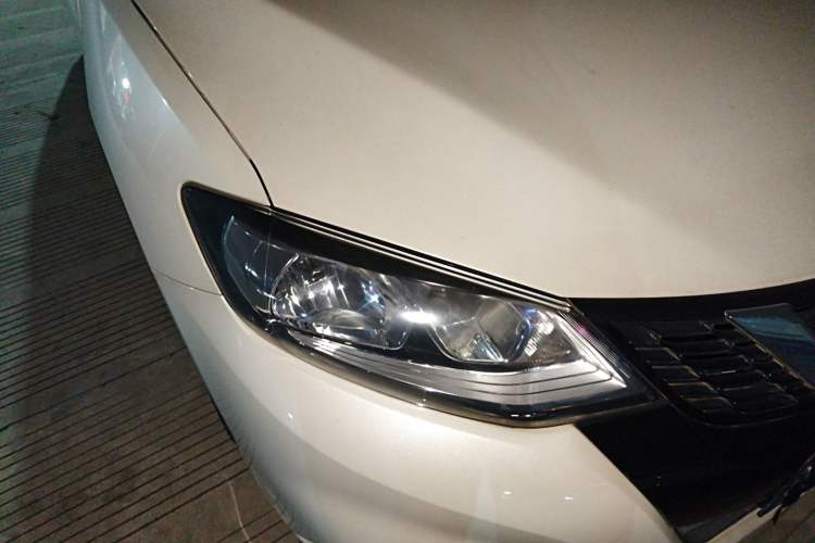 Used Nissan Tiida 2016 1.6L CVT Smart Drive Edition Right Front Headlight