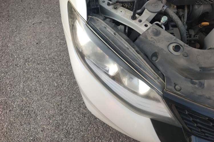 Used Nissan Tiida 2016 1.6L CVT Smart Drive Edition Right Front Headlight