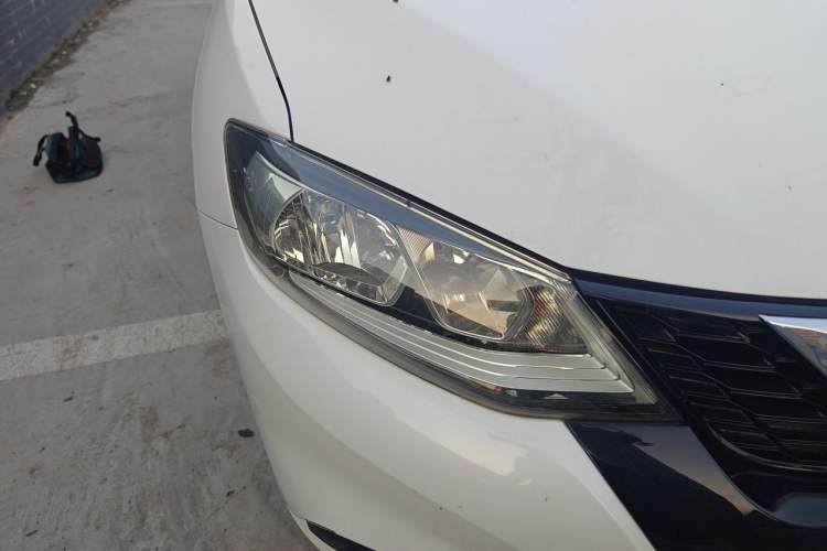 Used Nissan Tiida 2016 1.6L CVT Cool Dynamic Edition Right Front Headlight
