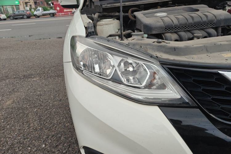 Used Nissan Tiida 2016 1.6L CVT Smart Drive Edition Right Front Headlight