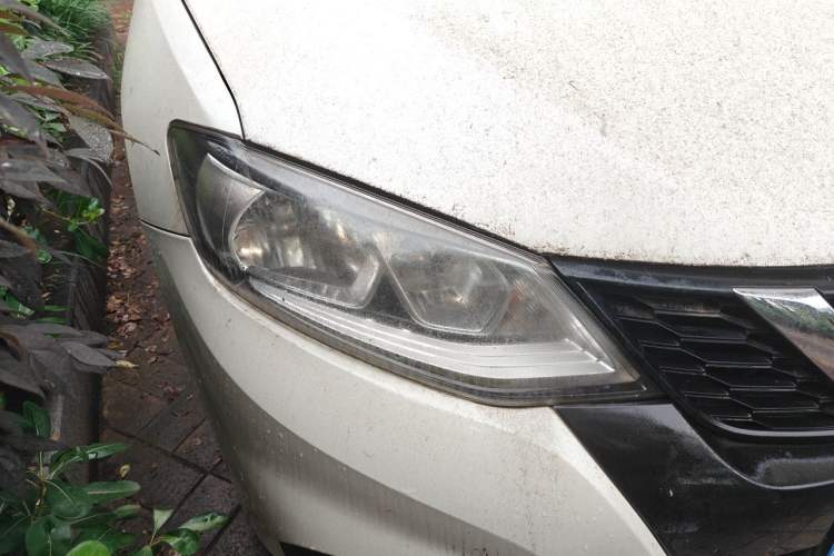 Used Nissan Tiida 2016 1.6L CVT Cool Dynamic Edition Right Front Headlight