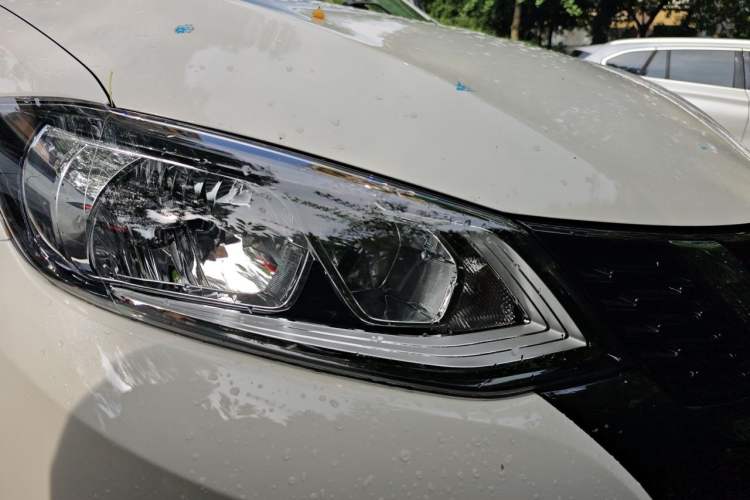 Used Nissan Tiida 2016 1.6L CVT Cool Dynamic Edition Right Front Headlight