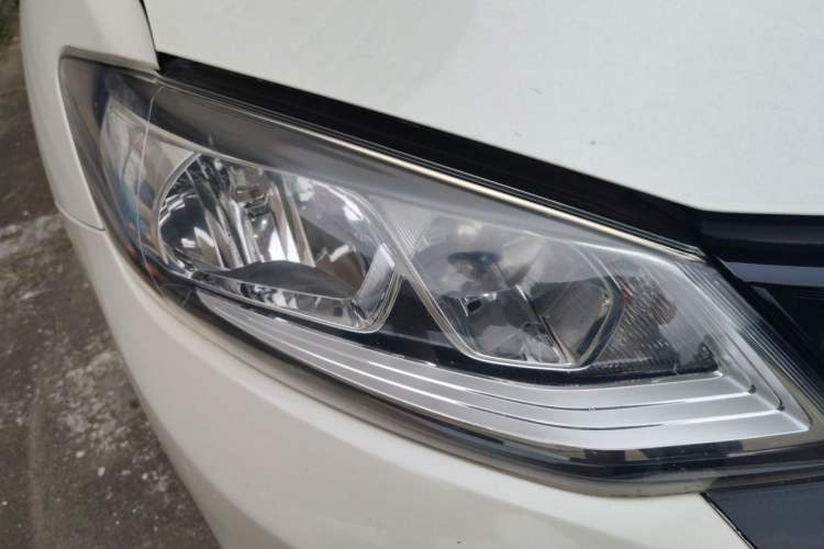 Used Nissan Tiida 2016 1.6L CVT Cool Dynamic Edition Right Front Headlight