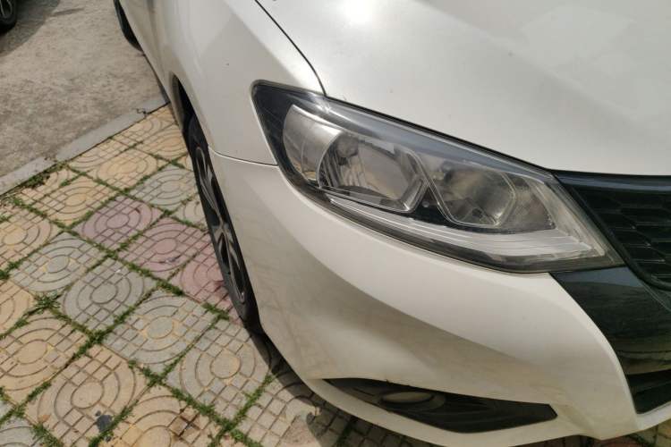 Used Nissan Tiida 2016 1.6L CVT Smart Drive Edition Right Front Headlight
